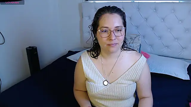 May Carlier online show from February 9, 10:08 pm