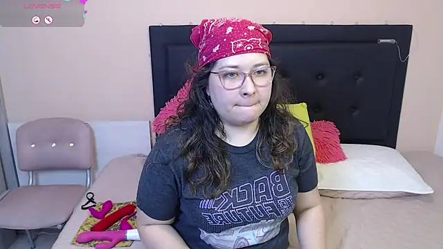Snapshot of May_Carlier chatting on February 11, 1:52 am May Carlier online show from February 11, 1:52 am