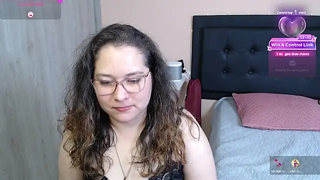 Snapshot of May_Carlier chatting on December 2, 11:29 am May Carlier online show from December 2, 11:29 am