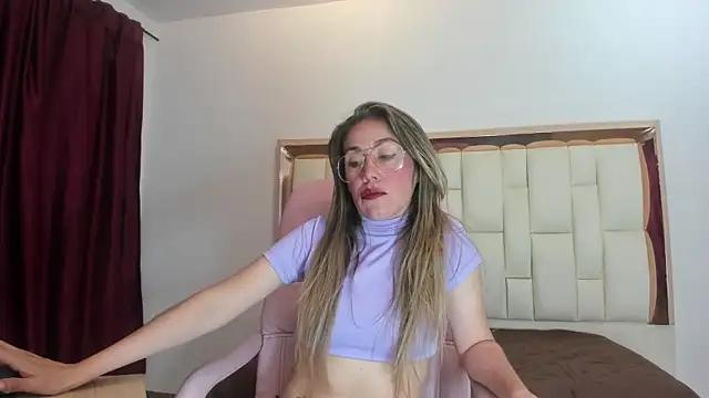  Caroliina online show from February 17, 7:33 pm