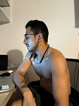 pablo-rincon95 online show from February 14, 11:09 pm