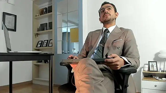 Snapshot of pablo-rincon95 chatting on June 2, 3:34 pm pablo-rincon95 online show from June 2, 3:34 pm