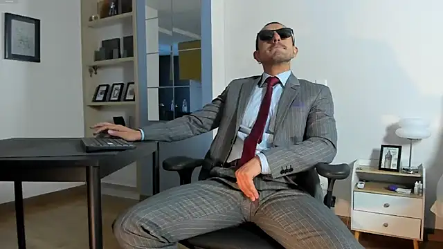 Snapshot of pablo-rincon95 chatting on June 30, 12:05 pm pablo-rincon95 online show from June 30, 12:05 pm