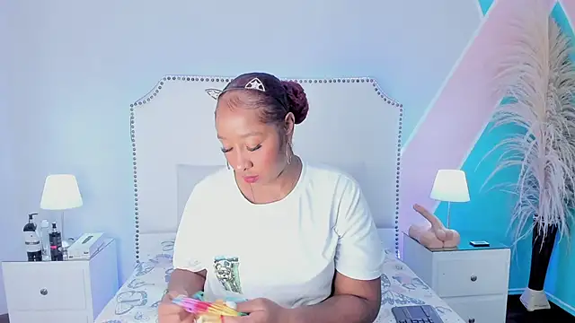 Krystal cambell1 online show from April 15, 7:29 pm