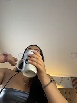 Snapshot of Emily_Trujillo chatting on June 20, 6:57 pm Emily Trujillo online show from June 20, 6:57 pm
