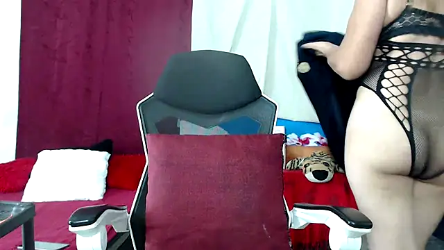Snapshot of Aranza-Queen chatting on February 17, 6:17 pm Aranza-Queen online show from February 17, 6:17 pm