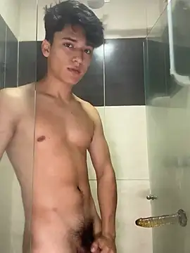 Snapshot of LiamEvans_0 chatting on February 1, 7:55 pm LiamEvans 0 online show from February 1, 7:55 pm