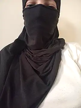 Liliiiblow online show from December 12, 2:00 pm