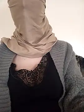 Liliiiblow online show from December 25, 3:28 pm