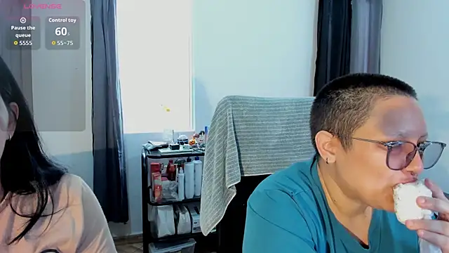 Snapshot of Mabelydani chatting on March 1, 10:21 pm Mabelydani online show from March 1, 10:21 pm