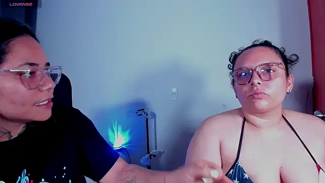 Snapshot of Mabelydani chatting on December 18, 12:05 am Mabelydani online show from December 18, 12:05 am