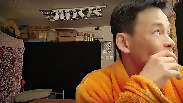 hkwildguy online show from January 9, 3:57 am