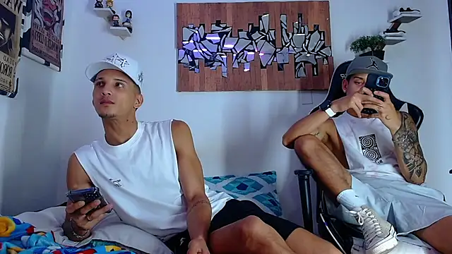 Friendsofeverything  online show from April 22, 12:06 am