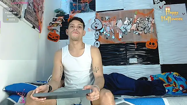 Friendsofeverything  online show from October 21, 12:37 pm