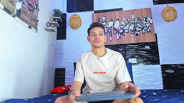 Friendsofeverything  online show from December 20, 1:14 pm