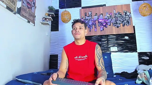 Friendsofeverything  online show from December 18, 10:57 pm