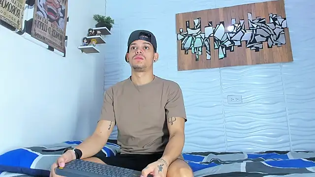 Snapshot of Friendsofeverything_ chatting on September 26, 2:35 pm Friendsofeverything online show from September 26, 2:35 pm