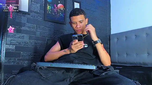 Romancartier 1 online show from October 5, 5:42 am