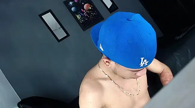 Romancartier 1 online show from December 20, 5:04 am