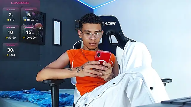 Romancartier 1 online show from December 31, 11:17 pm