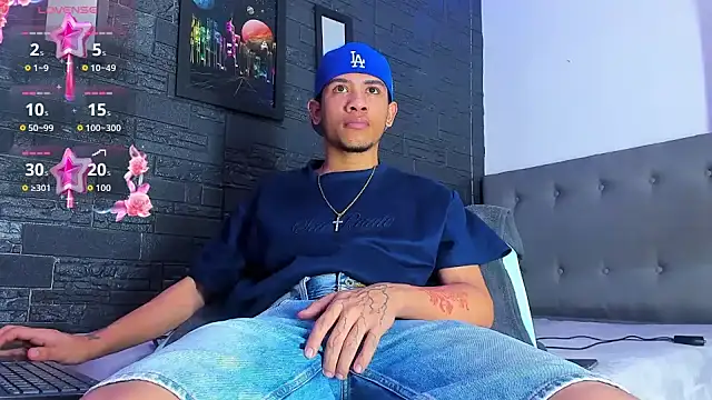 Romancartier 1 online show from October 30, 6:01 am