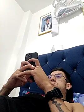 stivevv online show from March 6, 1:33 am