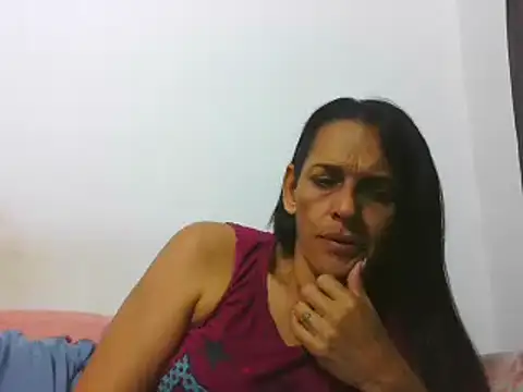 Snapshot of latinbrunettet chatting on January 22, 12:38 pm latinbrunettet online show from January 22, 12:38 pm