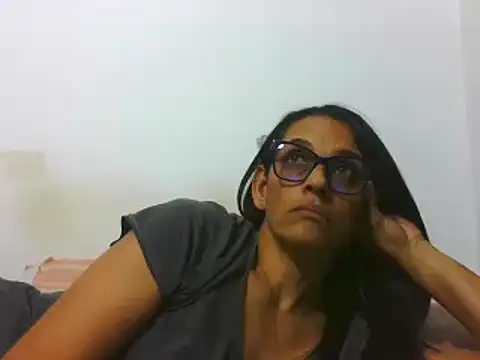 Snapshot of latinbrunettet chatting on February 17, 5:23 pm latinbrunettet online show from February 17, 5:23 pm