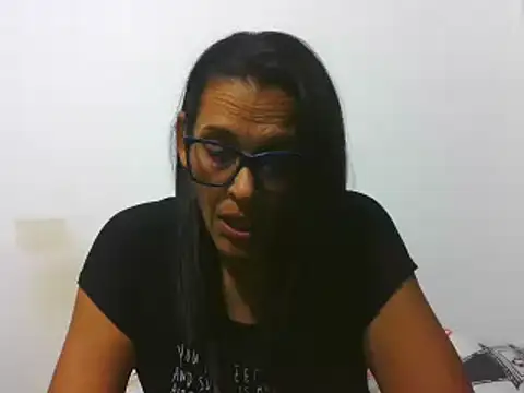 Snapshot of latinbrunettet chatting on February 15, 9:28 pm latinbrunettet online show from February 15, 9:28 pm