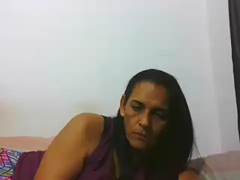 Snapshot of latinbrunettet chatting on December 18, 6:25 pm latinbrunettet online show from December 18, 6:25 pm