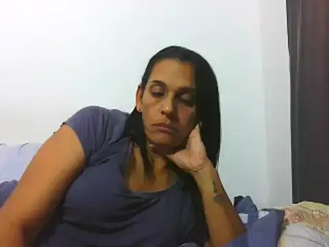 Snapshot of latinbrunettet chatting on January 17, 7:49 pm latinbrunettet online show from January 17, 7:49 pm