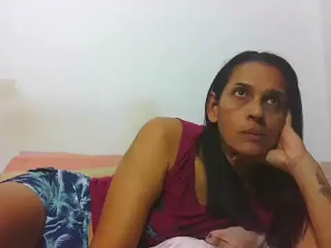 Snapshot of latinbrunettet chatting on January 7, 1:14 pm latinbrunettet online show from January 7, 1:14 pm