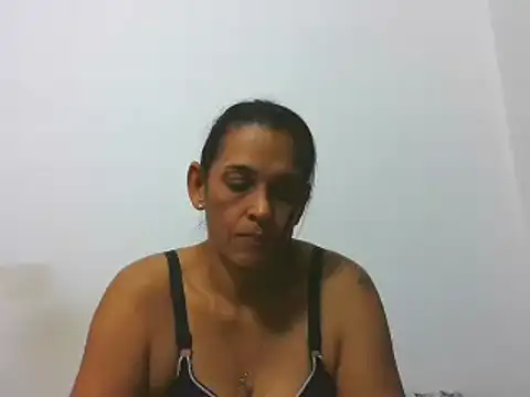 Snapshot of latinbrunettet chatting on December 6, 2:55 pm latinbrunettet online show from December 6, 2:55 pm