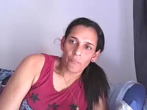 Snapshot of latinbrunettet chatting on December 10, 7:11 pm latinbrunettet online show from December 10, 7:11 pm