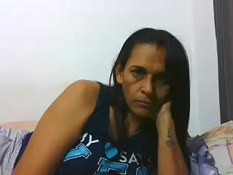 Snapshot of latinbrunettet chatting on February 18, 8:58 pm latinbrunettet online show from February 18, 8:58 pm