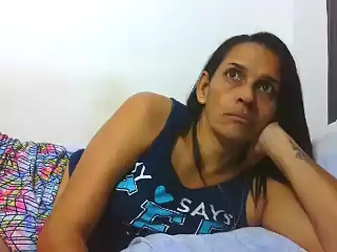 Snapshot of latinbrunettet chatting on February 6, 1:21 pm latinbrunettet online show from February 6, 1:21 pm