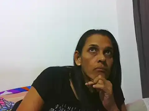 Snapshot of latinbrunettet chatting on February 19, 8:20 pm latinbrunettet online show from February 19, 8:20 pm