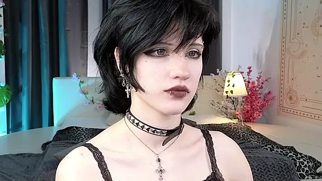 dark vamp  online show from March 3, 3:00 pm