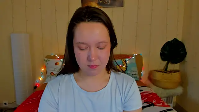 Snapshot of Mira_Karter chatting on May 2, 2:28 am Mira Karter online show from May 2, 2:28 am
