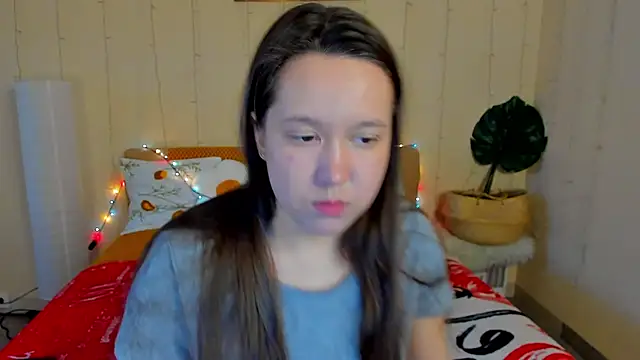 Snapshot of Mira_Karter chatting on April 29, 3:21 am Mira Karter online show from April 29, 3:21 am