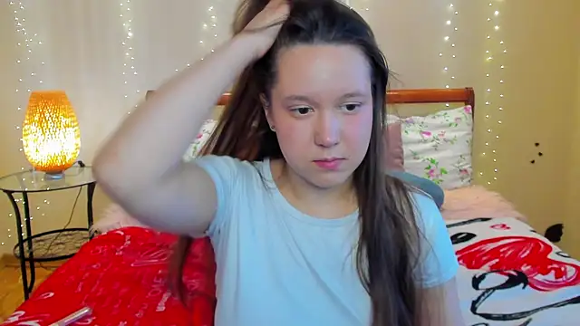 Snapshot of Mira_Karter chatting on May 5, 2:36 am Mira Karter online show from May 5, 2:36 am