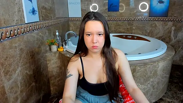 Snapshot of Mira_Karter chatting on May 17, 2:55 am Mira Karter online show from May 17, 2:55 am