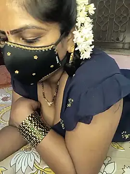 Snapshot of honey-sexy chatting on June 7, 10:53 am honey-sexy online show from June 7, 10:53 am