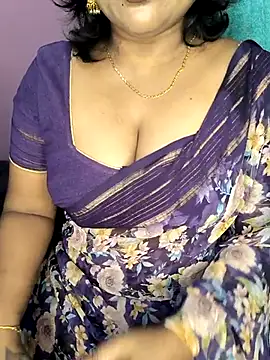 Snapshot of honey-sexy chatting on June 27, 5:57 am honey-sexy online show from June 27, 5:57 am
