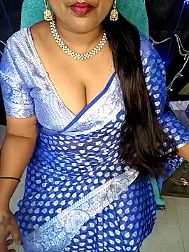 Snapshot of honey-sexy chatting on February 2, 7:09 am honey-sexy online show from February 2, 7:09 am