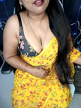 Snapshot of honey-sexy chatting on February 17, 6:20 am honey-sexy online show from February 17, 6:20 am