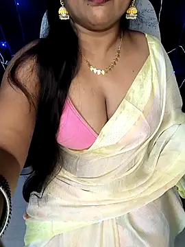 Snapshot of honey-sexy chatting on February 28, 11:25 am honey-sexy online show from February 28, 11:25 am