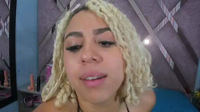 Lucy White   online show from November 1, 8:36 pm