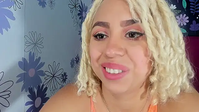 Lucy White   online show from September 20, 9:20 pm