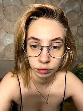 Snapshot of Kitty_Katrine chatting on October 31, 3:14 am Kitty Katrine online show from October 31, 3:14 am